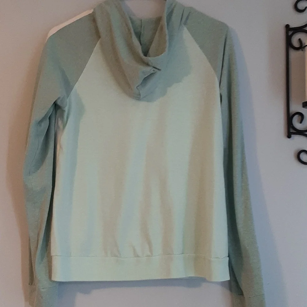 Lightweight under armour jacket - Picture 4 of 10